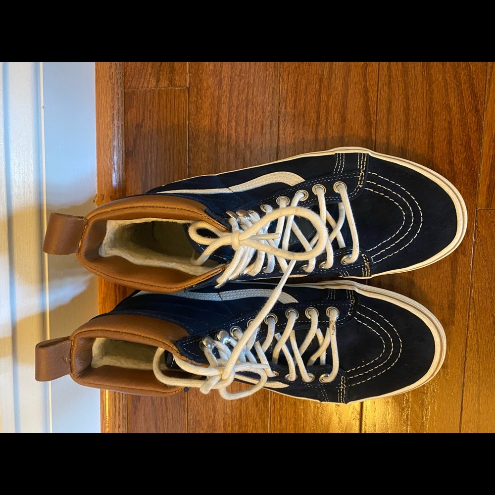 Vans - Picture 6 of 7